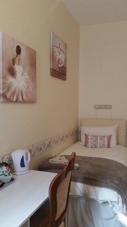 The Trevelyan Hotel Morecambe Bilik gambar